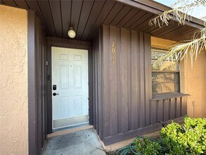 2011 Caribbean Dr N in Kissimmee, FL - Building Photo - Building Photo