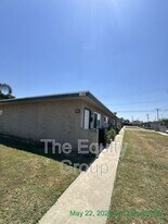 513 E Myrtle Ave in Visalia, CA - Building Photo