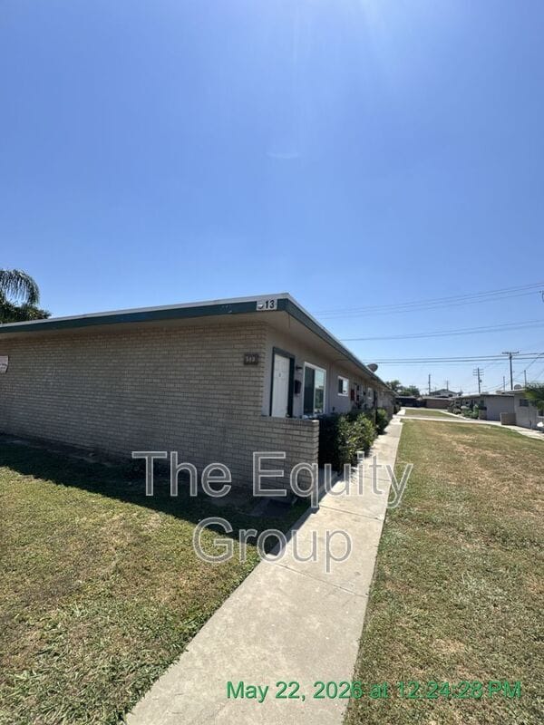 513 E Myrtle Ave