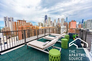 1356 N Dearborn St, Unit 1344-17 in Chicago, IL - Building Photo