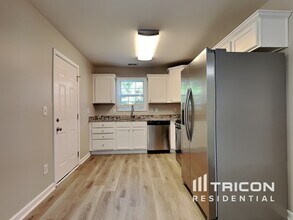 6561 Squire Pl in Douglasville, GA - Foto de edificio - Building Photo