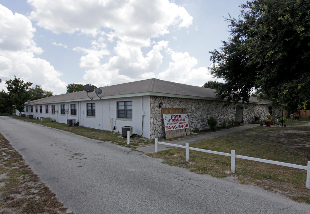 Royal Spanish Villas in Titusville, FL - Building Photo