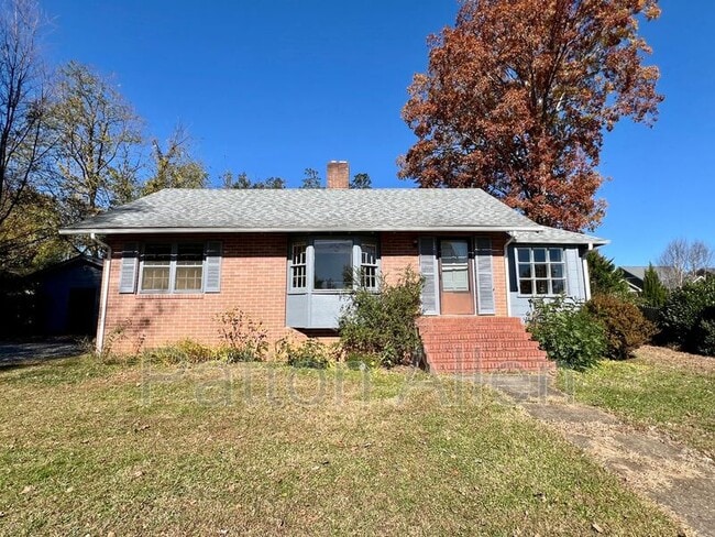 15 Allen Ave in Asheville, NC - Building Photo - Building Photo