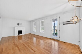 3275 Simeon Bunker St in St. Charles, MO - Building Photo - Building Photo