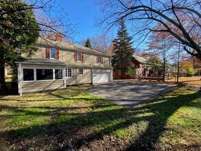 15548 Brewster Rd in East Cleveland, OH - Building Photo - Building Photo