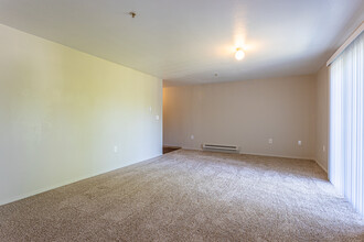 Glenbrooke in Puyallup, WA - Building Photo - Interior Photo