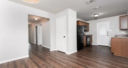 523 Kacie Dr in Temple, TX - Foto de edificio - Building Photo
