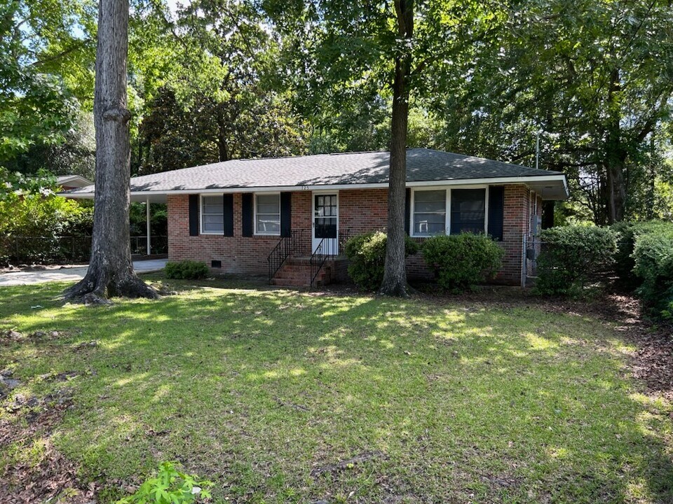 725 W Sherwood Dr in Charleston, SC - Building Photo