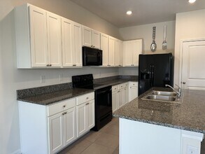 8613 Falling Blue Pl in Riverview, FL - Building Photo - Building Photo