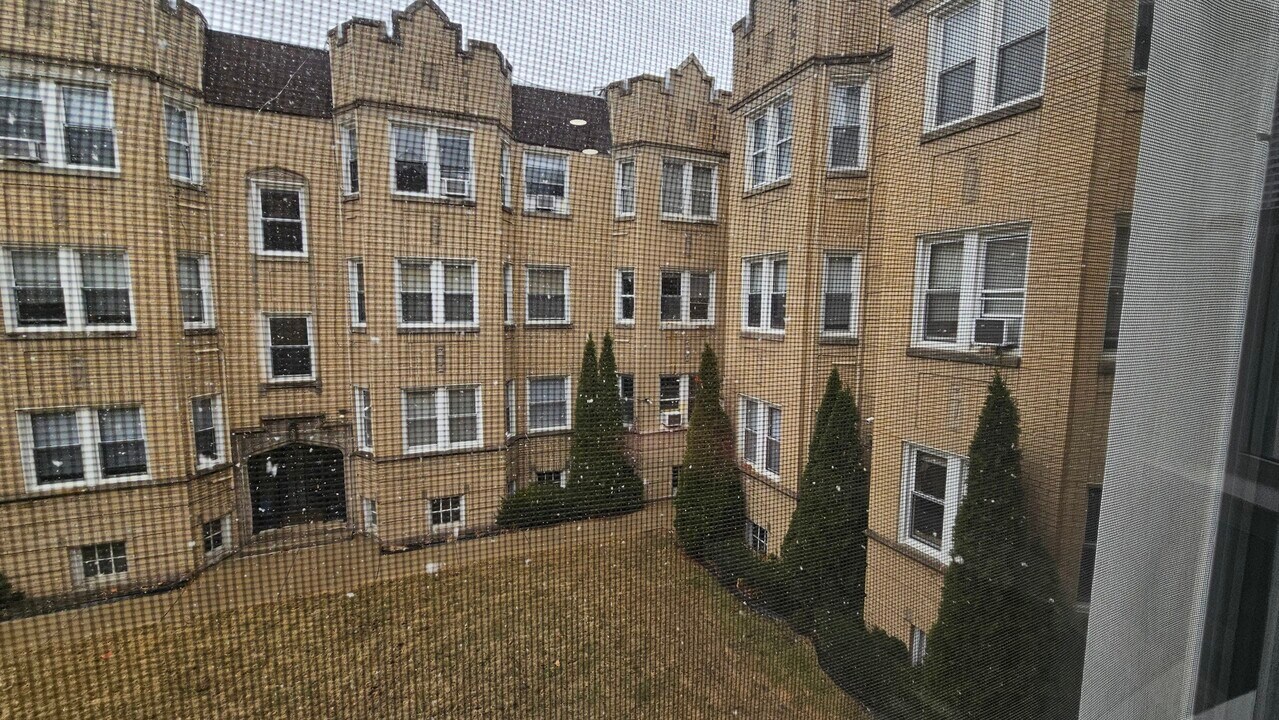 6545 N Francisco Ave in Chicago, IL - Building Photo