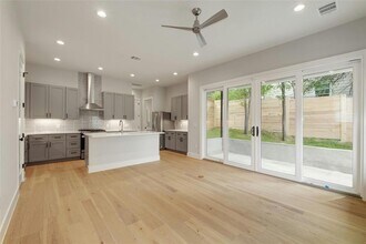 3800 E 12th St in Austin, TX - Building Photo - Building Photo