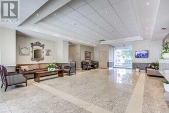 701 Sheppard Ave W in Toronto, ON - Building Photo - Building Photo