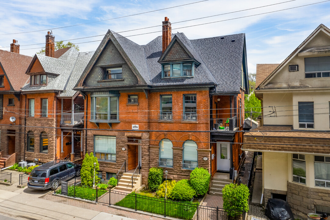 103 Spadina Rd in Toronto, ON - Building Photo