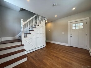 547 King St in Chappaqua, NY - Building Photo - Building Photo