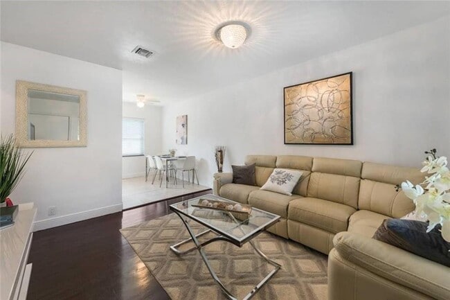 801 NE 19th Ave in Fort Lauderdale, FL - Building Photo - Building Photo