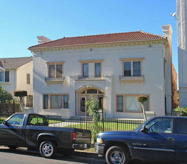 1221--1223 S Norton Ave in Los Angeles, CA - Foto de edificio - Building Photo