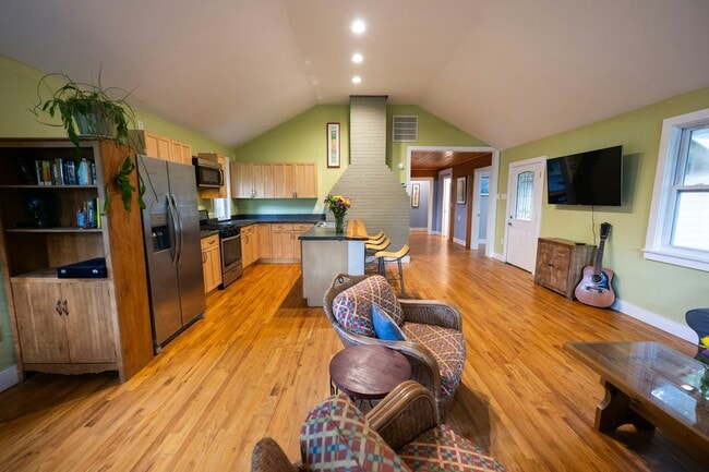 809 Montreat Rd in Black Mountain, NC - Building Photo - Building Photo