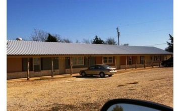 2713 E FM 4 in Cleburne, TX - Building Photo - Building Photo