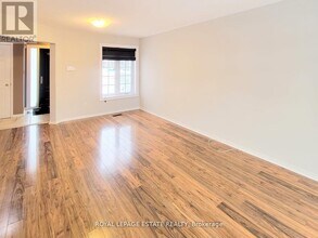 929 Glenbourne Ct in Oshawa, ON - Building Photo - Building Photo