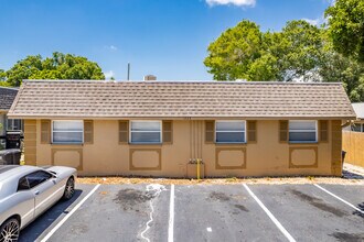 1260-1264 Santa Rosa St in Clearwater, FL - Foto de edificio - Building Photo