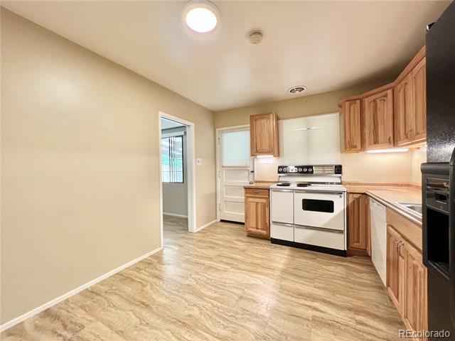 884 Troy St in Aurora, CO - Building Photo - Building Photo
