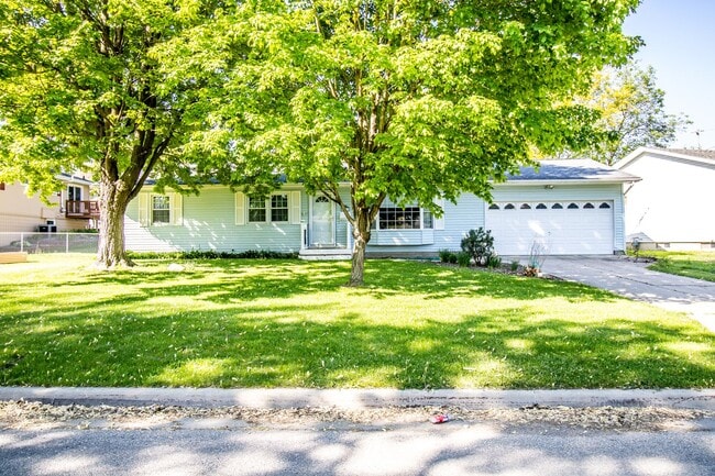 property at 1413 Meadow Ln