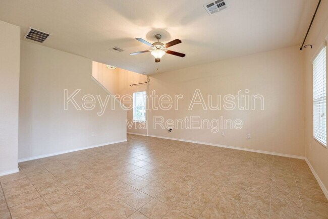 10120 Crescendo Ln in Austin, TX - Building Photo - Building Photo