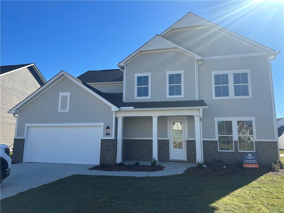 18 Pecan Ct in Hoschton, GA - Foto de edificio