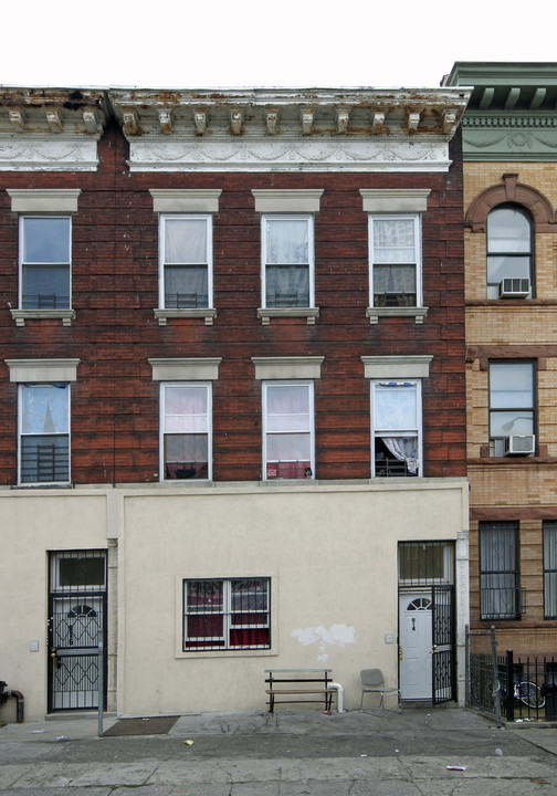 814 Macdonough St in Brooklyn, NY - Building Photo