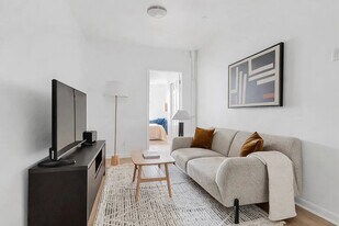 327 E 10th St, Unit 2A in New York, NY - Building Photo