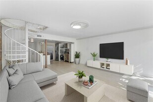 517 NE 38th St in Miami, FL - Building Photo