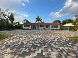 189 SE 27th Pl, Unit B in Boynton Beach, FL - Building Photo