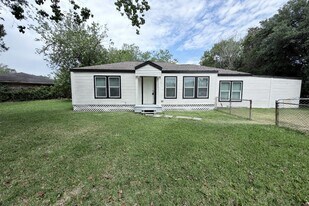 1112 3rd St in La Marque, TX - Building Photo