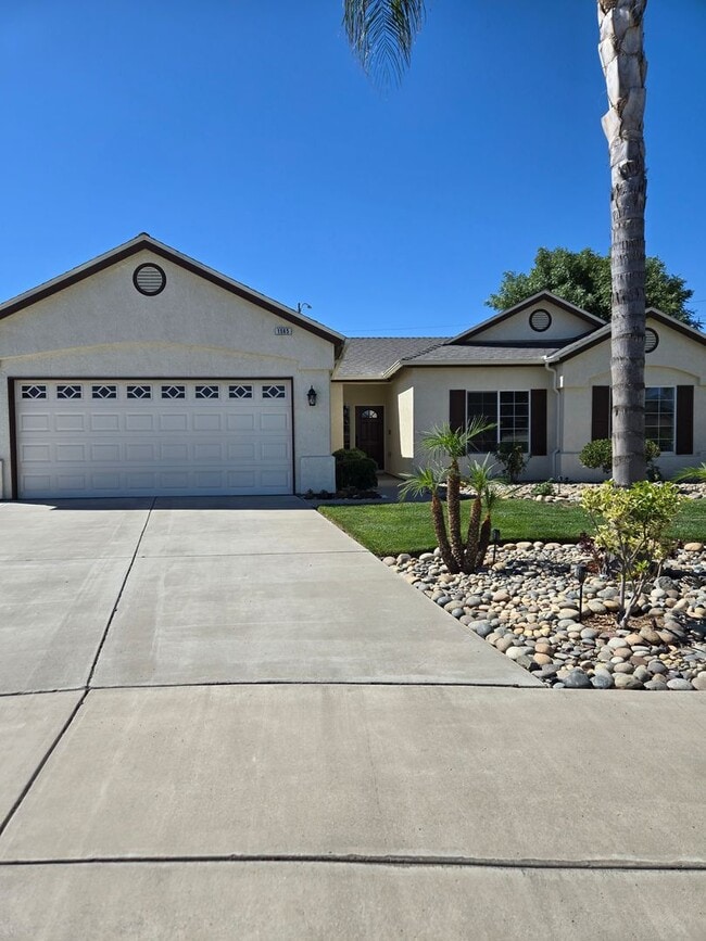 property at 1565 Linden St