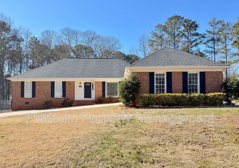 4005 Camary Dr SE in Conyers, GA - Building Photo