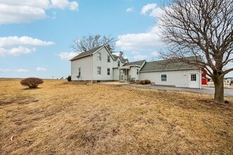 11N455 Tower Rd in Hampshire, IL - Building Photo - Building Photo