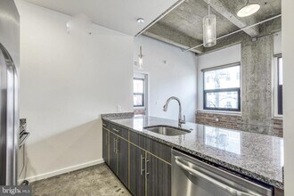 4800 Brown St in Philadelphia, PA - Building Photo - Building Photo