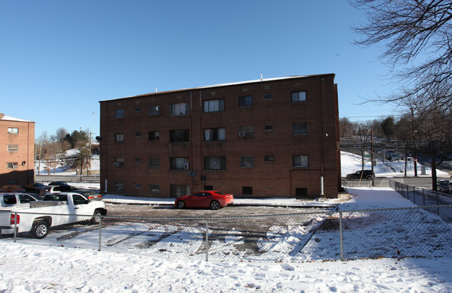 4701 Benning Rd SE in Washington, DC - Building Photo - Building Photo