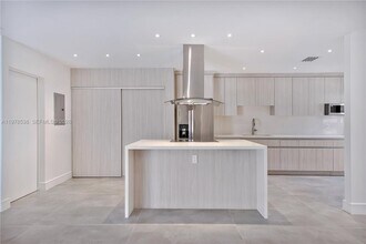 2616 Carambola Cir N in Coconut Creek, FL - Building Photo - Building Photo