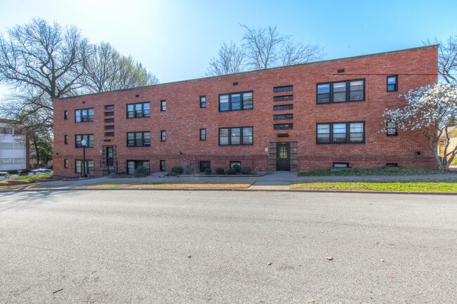 1524 E 17th St, Unit 1524