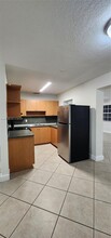 1130 N 70th Ave in Hollywood, FL - Foto de edificio - Building Photo