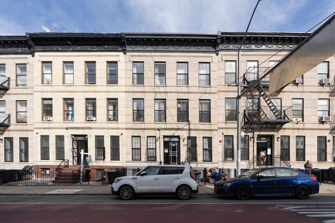 127 Rogers Ave in Brooklyn, NY - Building Photo