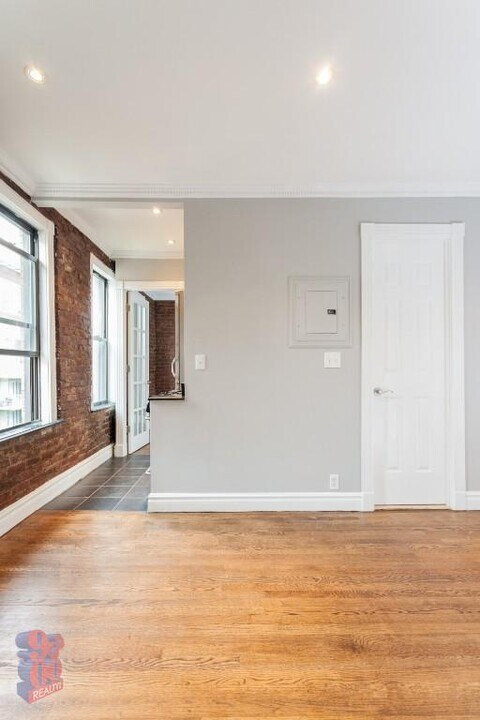 416 E 13th St in New York, NY - Building Photo