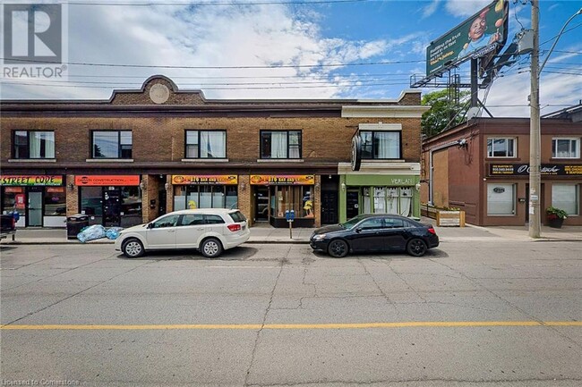 304 Barton St E in Hamilton, ON - Building Photo - Building Photo