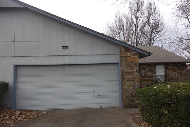 6604 S Utica Pl in Tulsa, OK - Foto de edificio - Building Photo