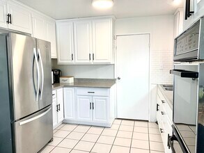 2108 Hauser Blvd, Unit 1 in Los Angeles, CA - Building Photo - Building Photo