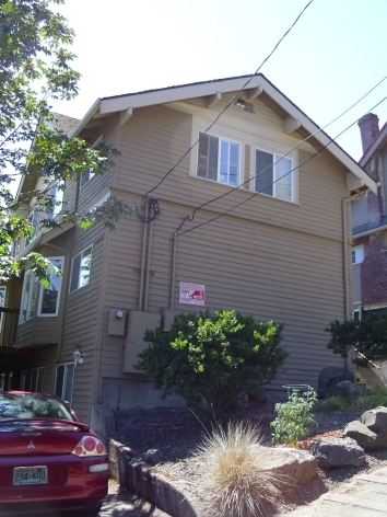 2111 NE 54th St in Seattle, WA - Building Photo