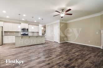 230 Hickory Cmns Wy in Canton, GA - Foto de edificio - Building Photo