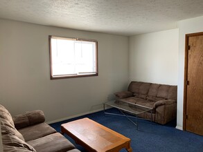 407 N Fell Ave in Normal, IL - Foto de edificio - Building Photo