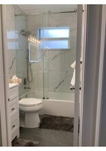 2220 NE 36th St in Lighthouse Point, FL - Building Photo - Building Photo